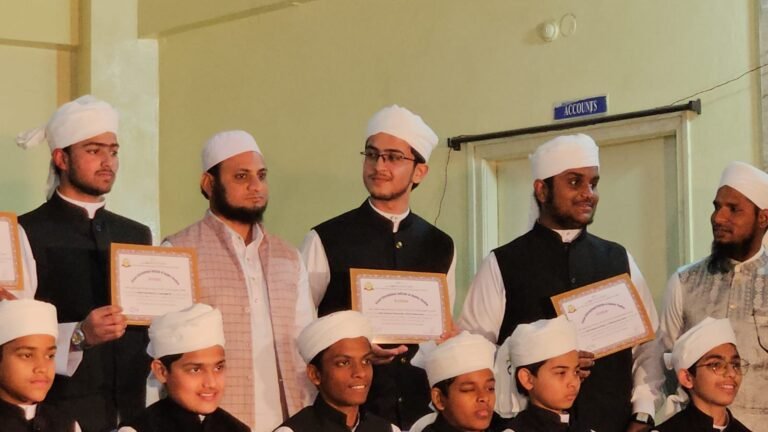 Azaan School confers Hafiz-e-Quran Awards